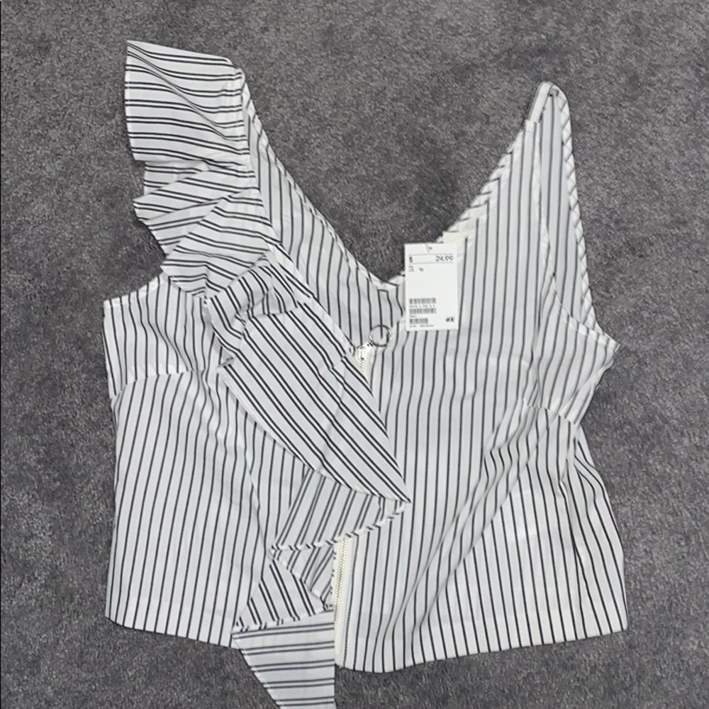 H&M zipped cropped top